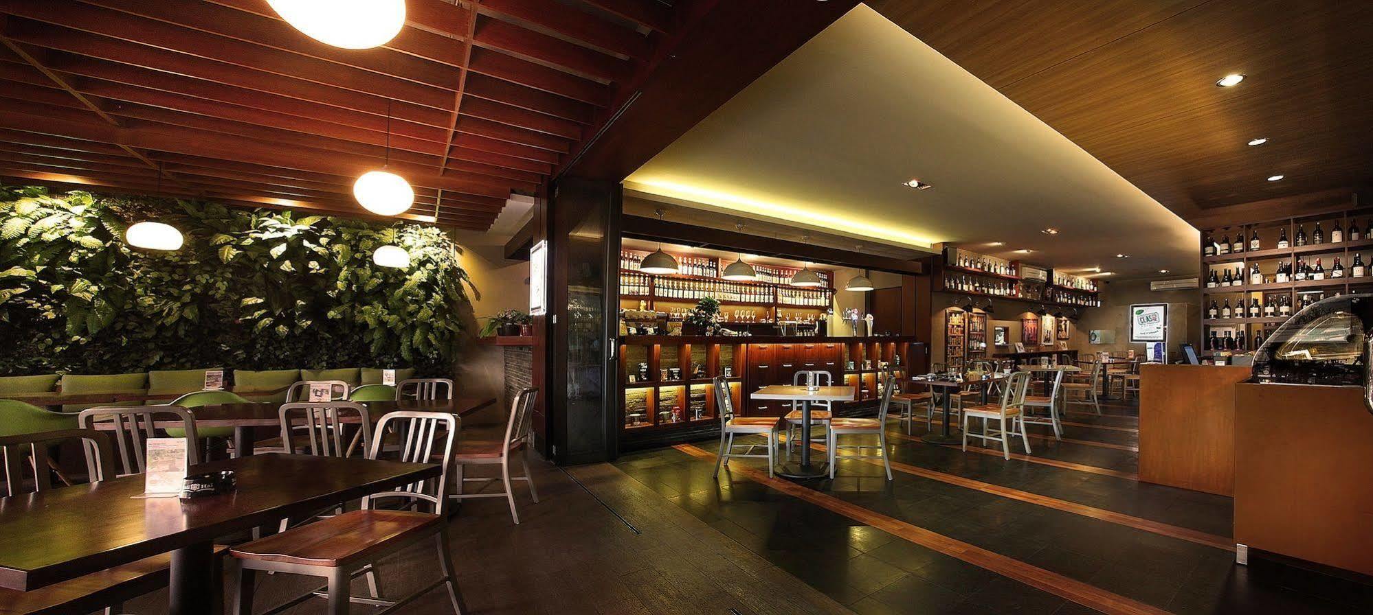 Favehotel Premier Cihampelas होटल 3*